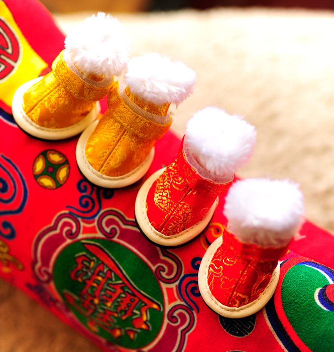 Warm Winter Pet Shoes for Dogs with Embroidery Design